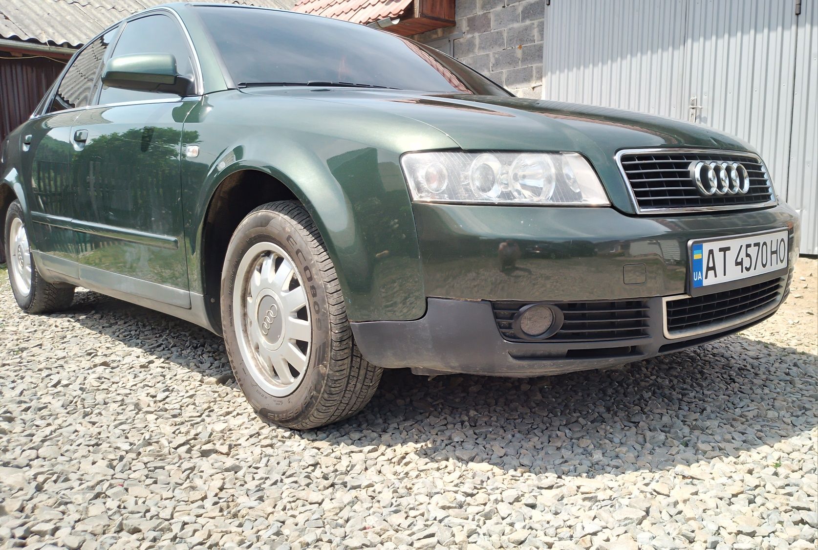 Ауді а4 б6 2002 рік 1.6 бензин.