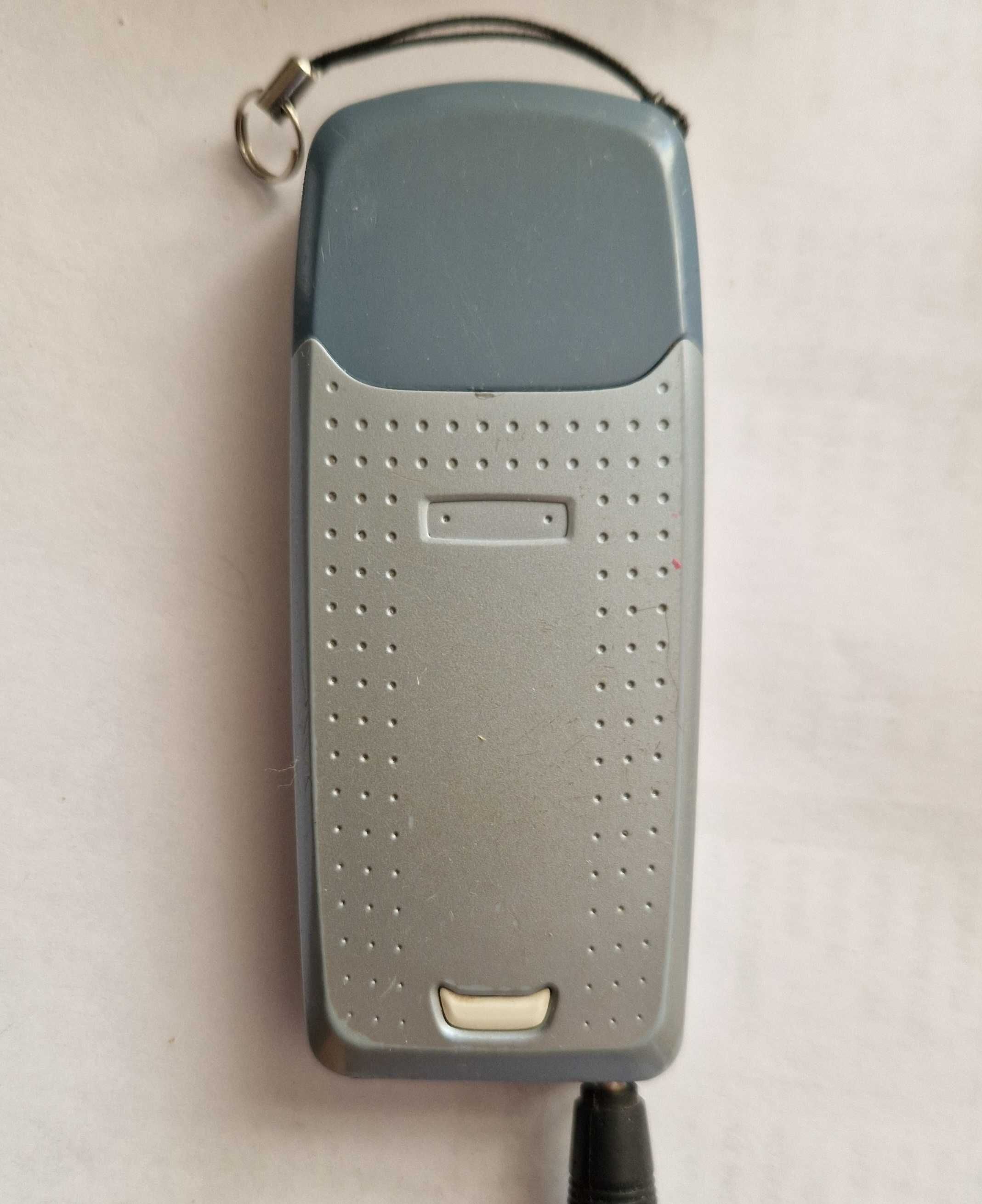 Telefon Nokia 3120 z ładowarką