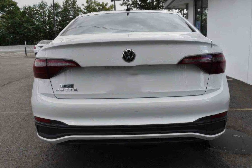 Volkswagen Jetta Sport      2023