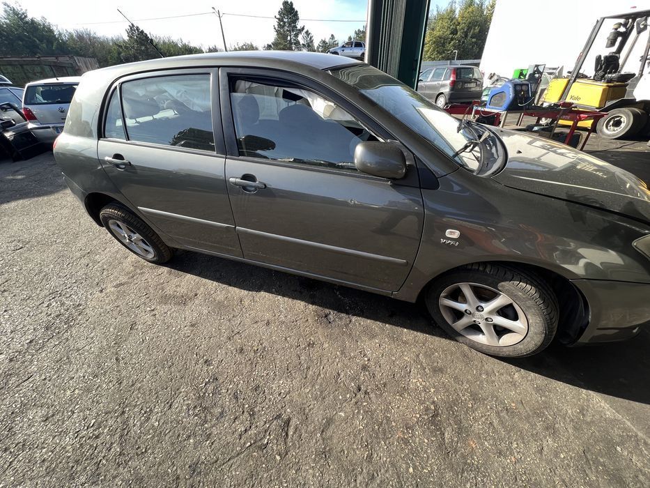 Toyota Corolla E12 1.4 vvti (peças)