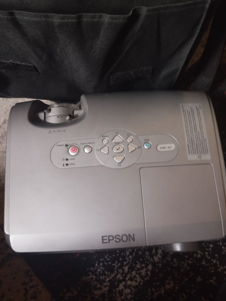 Projektor Epson model emp -82