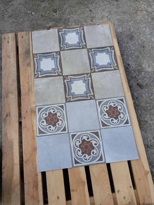 Декор для підлоги Golden Tile Africa Mix 18,6 х18, 6