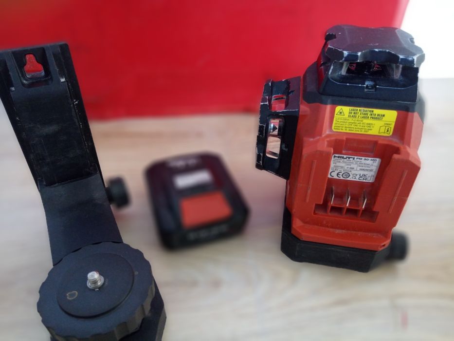 Hilti Pm 30 -MG Laser niwelator wieloliniowy 3x360st. zestaw