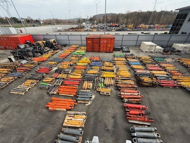 Siłownik hydrauliczny stary typ 1300 mm