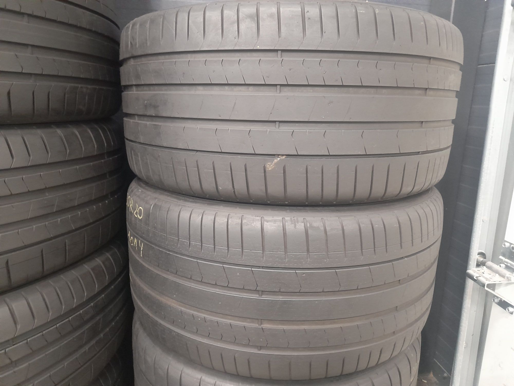 295/30 R20 PIRELLI Pzero MO, Літні шини б/в, Склад