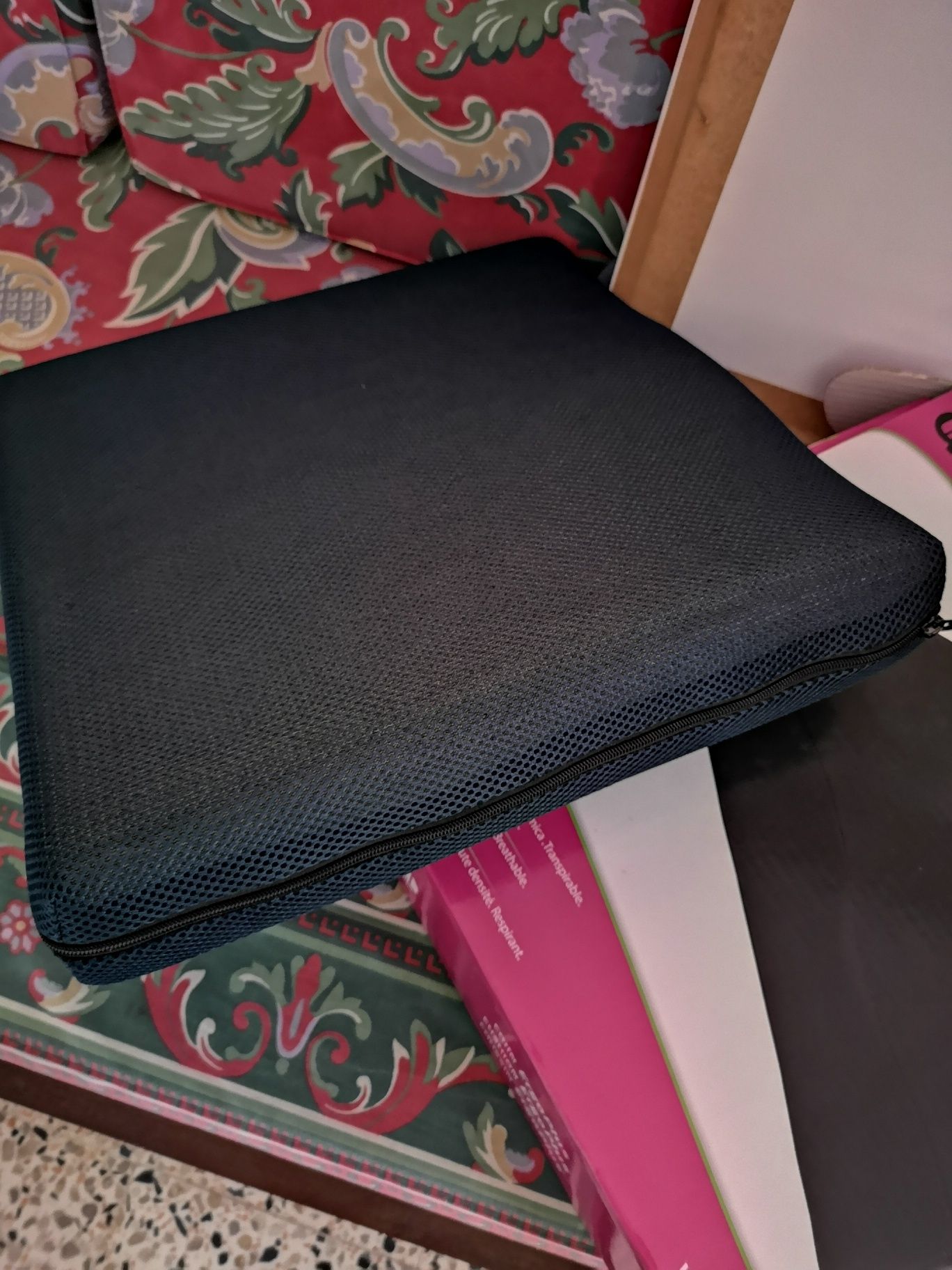 Almofada visco-elastica anti-escara semi-nova para cadeira