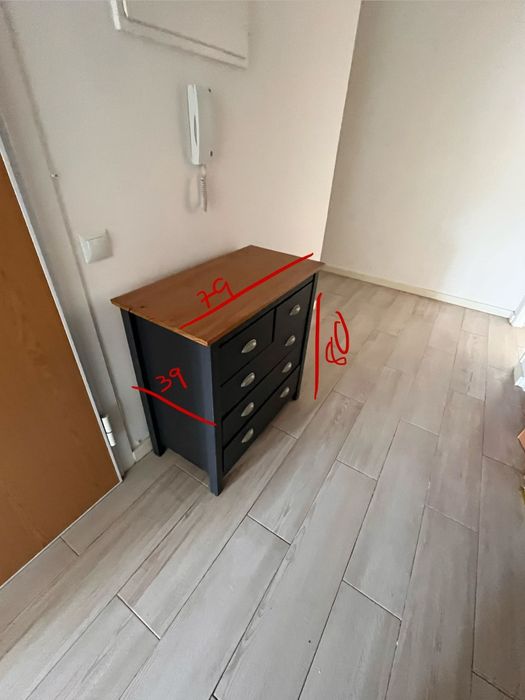 Conjunto de Cómoda e mesa de apoio