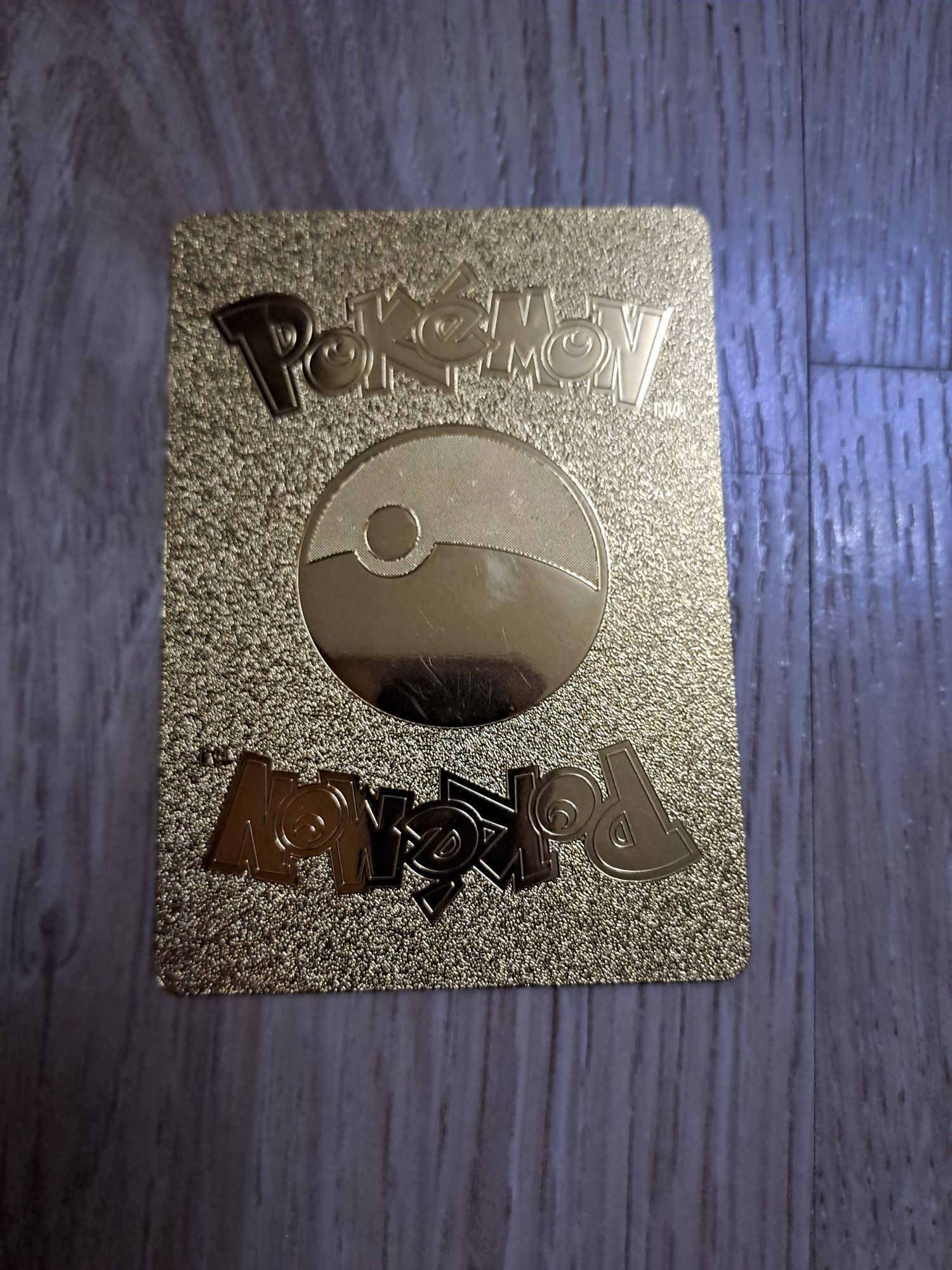 Złota karta pokemon pikaczu,  VMAX