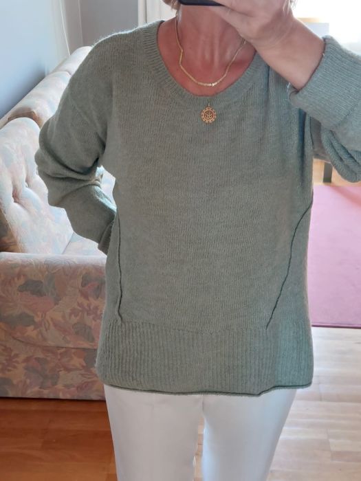 Zielony sweter z długim rękawem. H&M. Rozmiar M/oversize