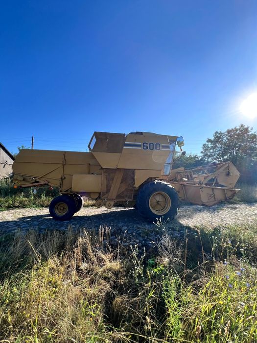 Продам комбайн sampo 600 в ідеальному стані  на першому обліку