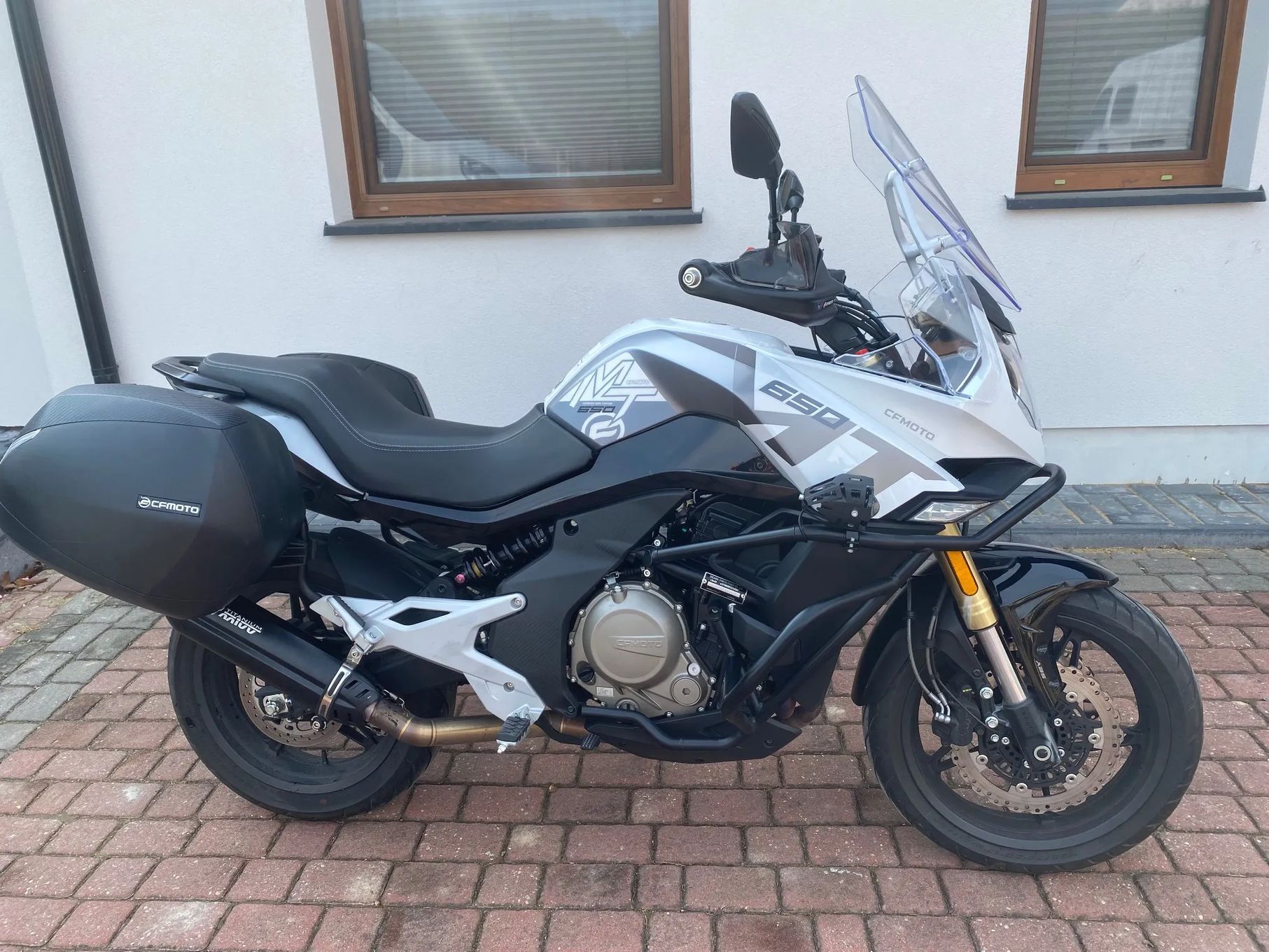CFMoto 650 MT CFMoto 650 MT