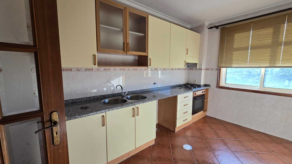 Arrenda -se T2 Gatão Amarante