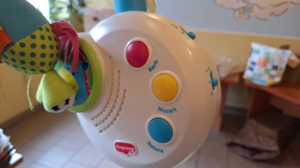 Karuzela z pozytywką dla dziecka do łóżeczka