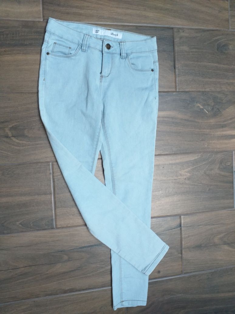 Letnie jeansy 140cm