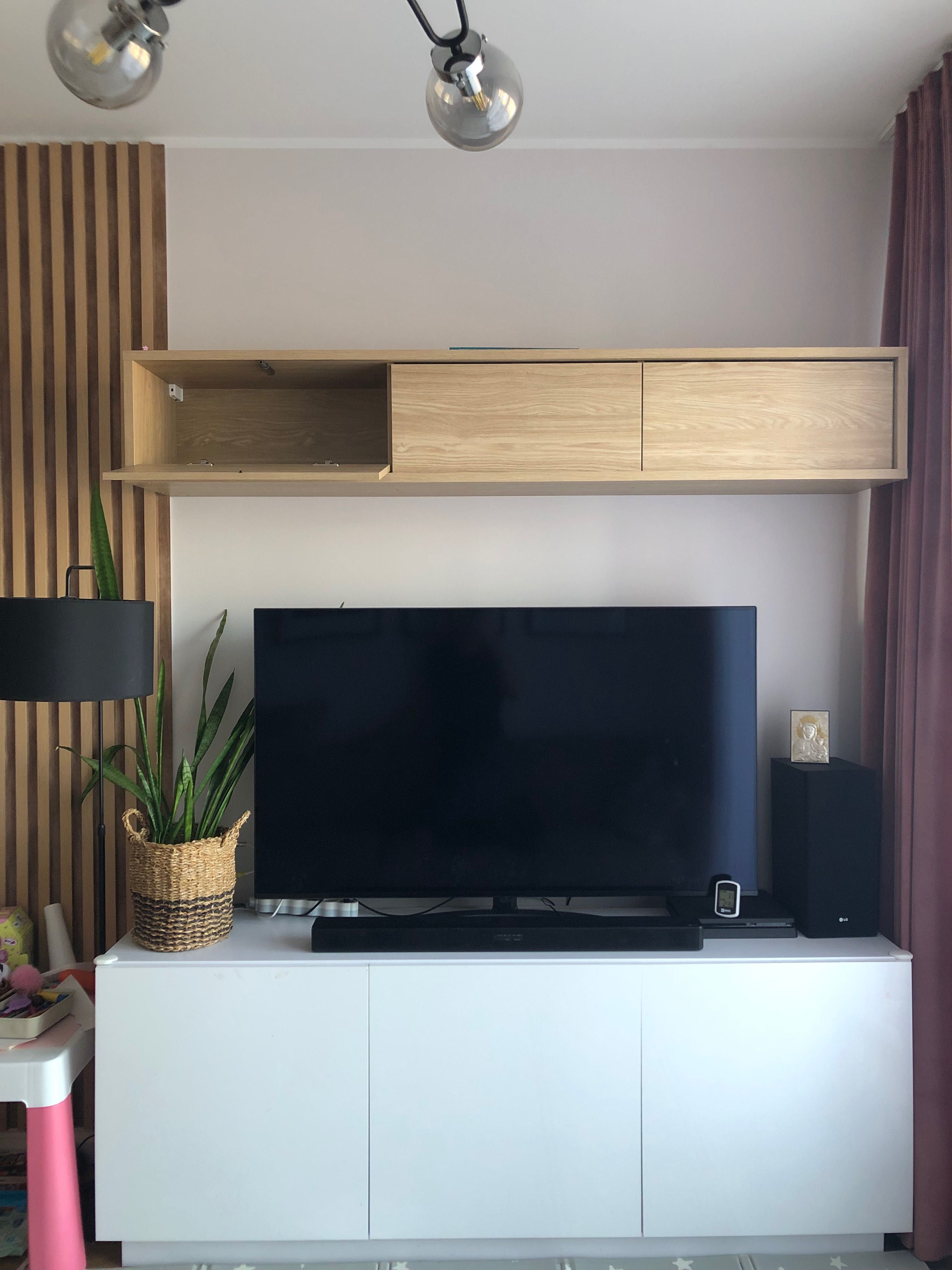Szafka ścienna RTV pod lub nad TV