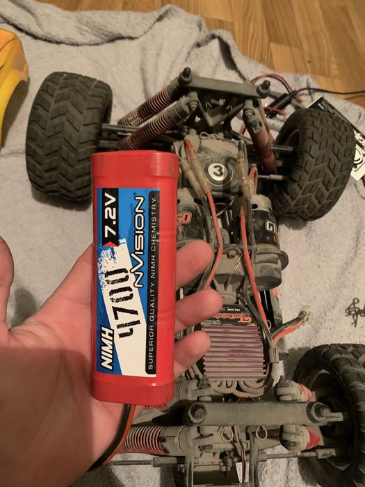 Машинка на радіокеруванні HPI E savage battery