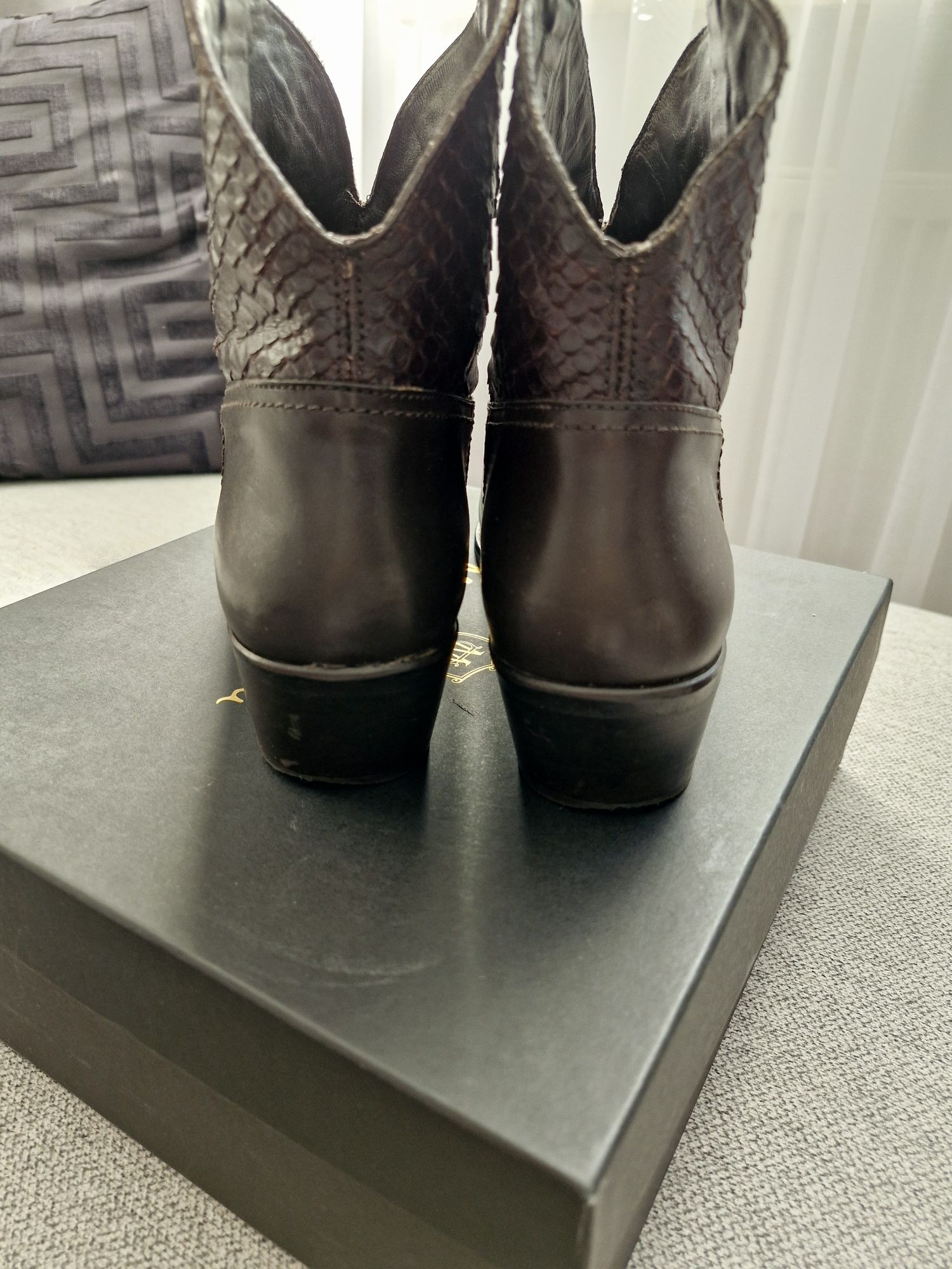 Kowbojki damskie Massimo Dutti 42