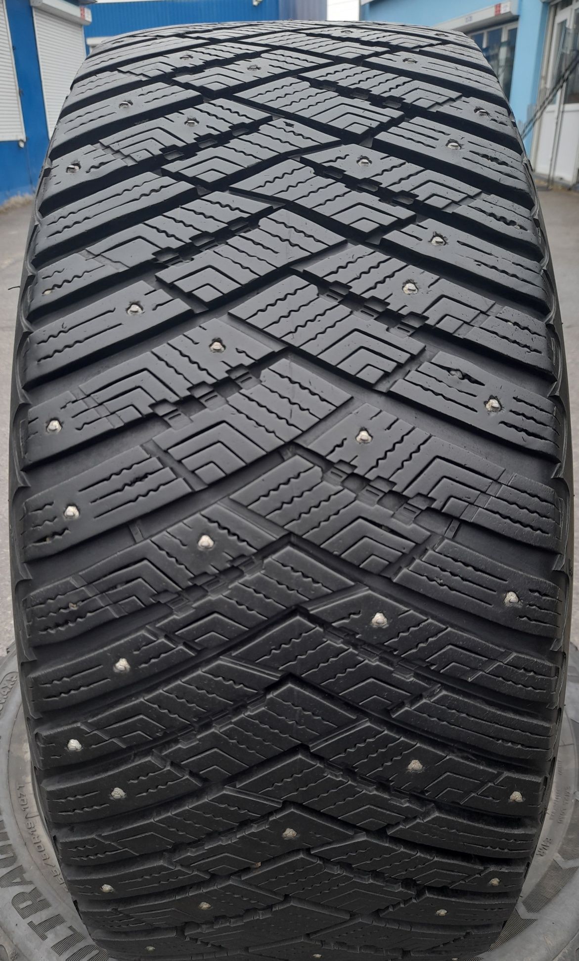 Продам комплект шин goodyear 255/50/19