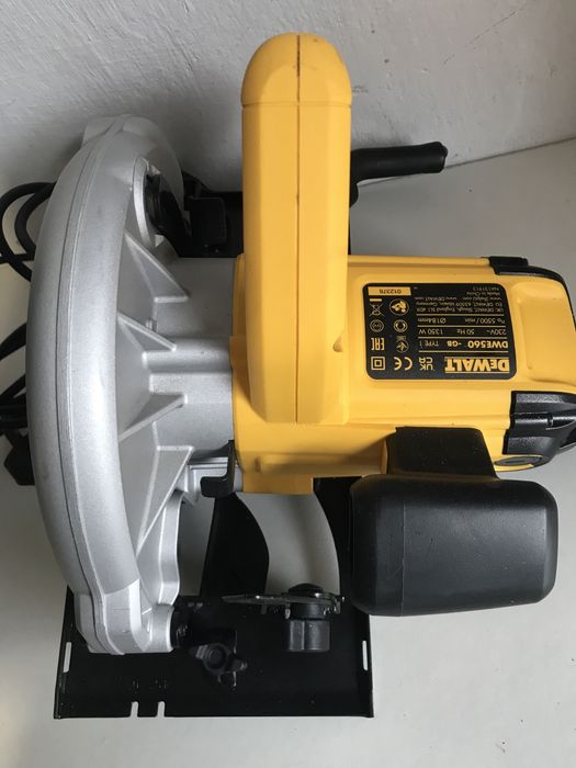 Пила дискова DeWALT DWE560-GB з Англії
