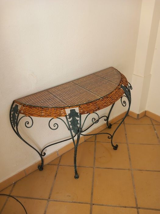 Mesa de apoio com vidro
