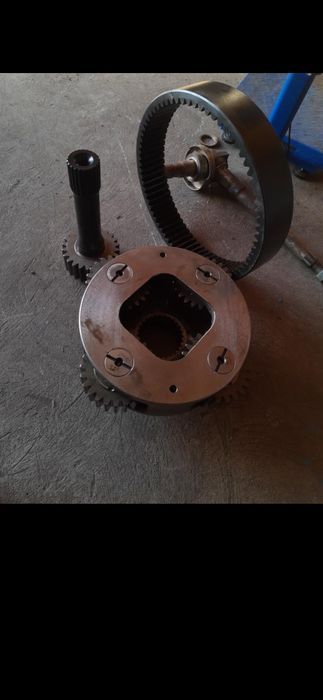 Бортова МтЗ 2022 Чулок Воділо МтЗ 1221 1523 Водило 
Вінець запчастини