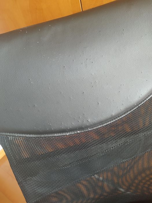 25 EUR Cadeira escritório usada com elevador a funcionar