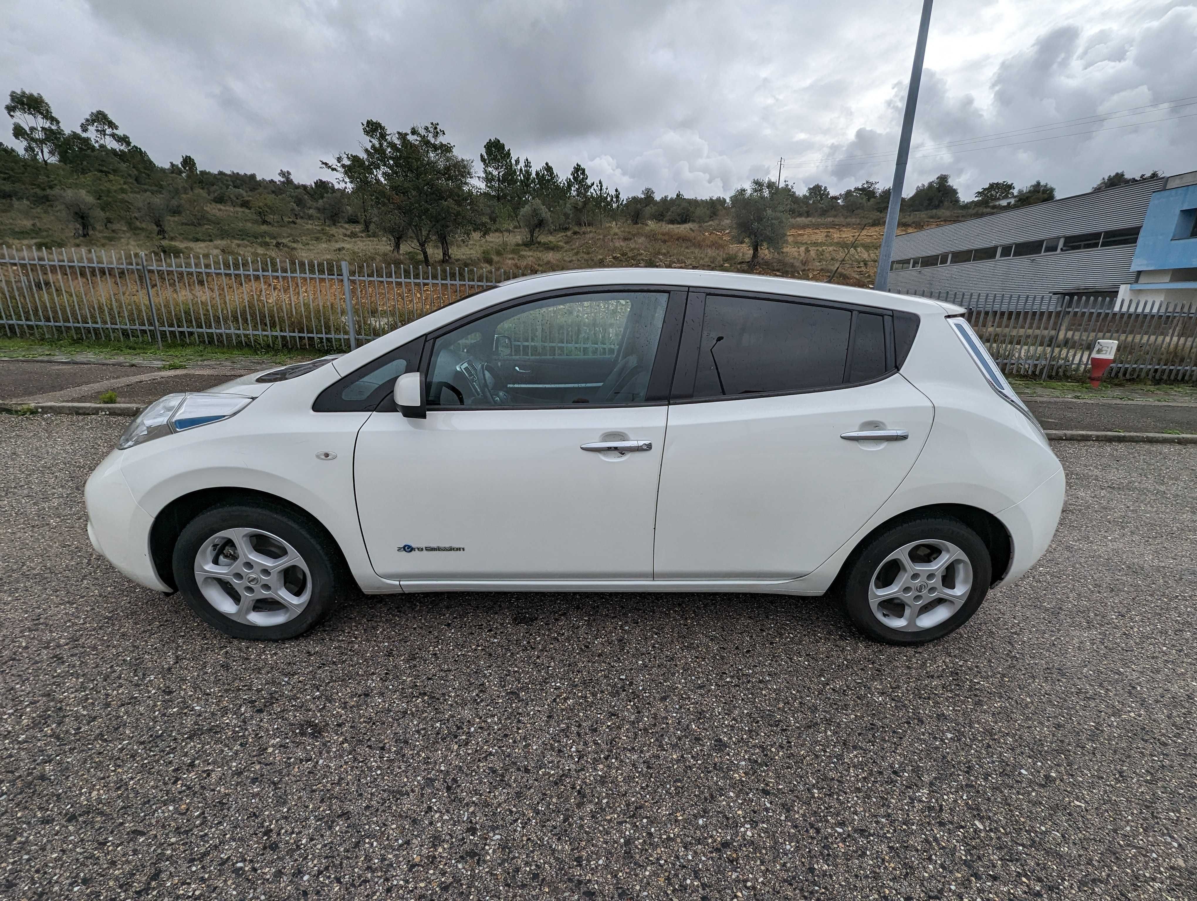 Nissan Leaf 30kWh com bateria nova aprovada