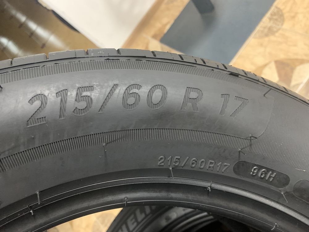 Комплект літніх шин 215/60/17 96H Michelin Primacy 4