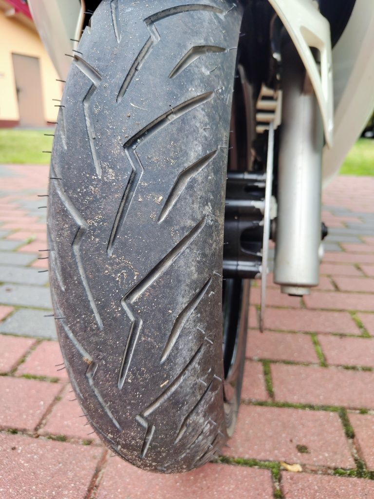 Skuter Malaguti Madison, silnik Piaggio 125, rocznik 2011, biały