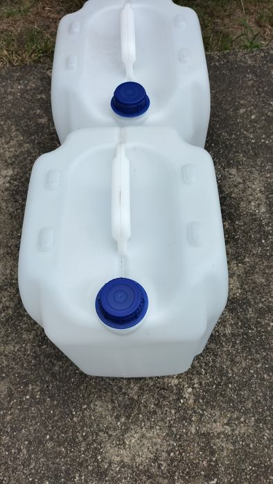 Bańki kanister plastikowy 18 litrów na wodę lub paliwo czyste