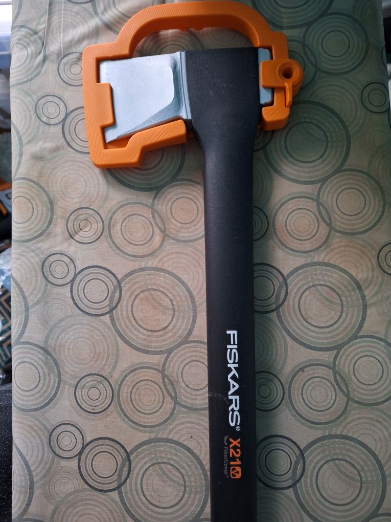 Fiskars x21 rozlupujaca siekiera do drewna polska dystrybucja