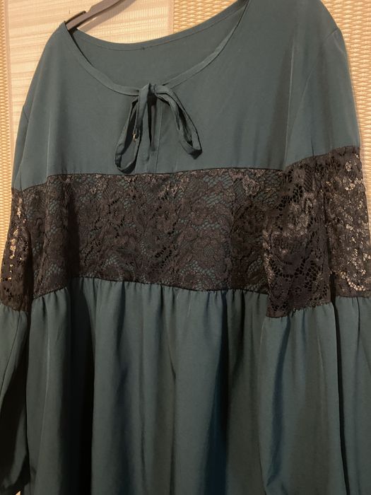 Вихідні плаття в чудовому стані ! Розмір 50-52