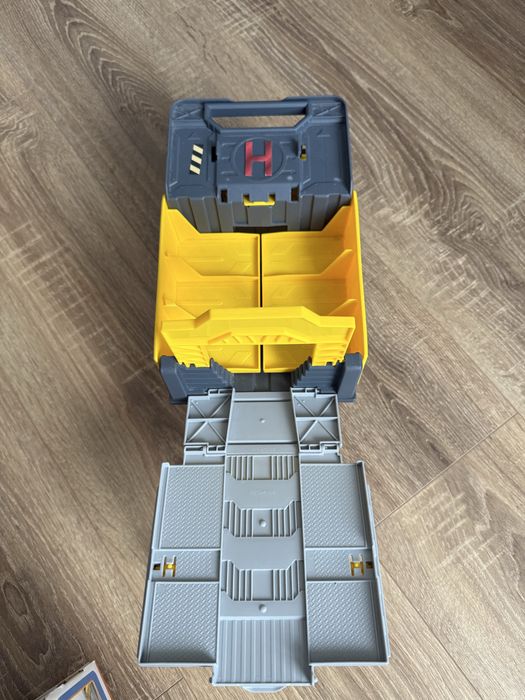 Самоскид Super Storage трек. В ідеалі