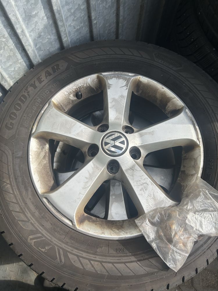 215 65 r16 C plus felgi alu orginal vw plus sruby