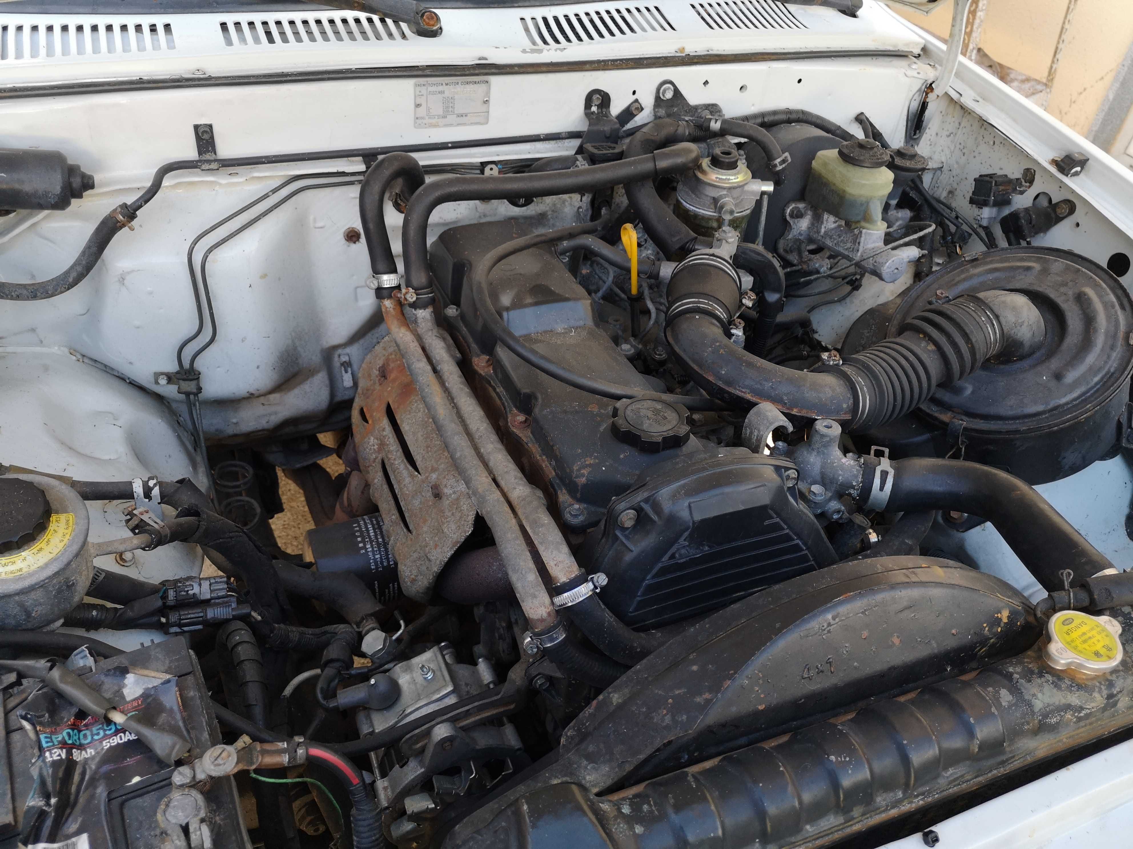 TOYOTA HILUX 2.4D