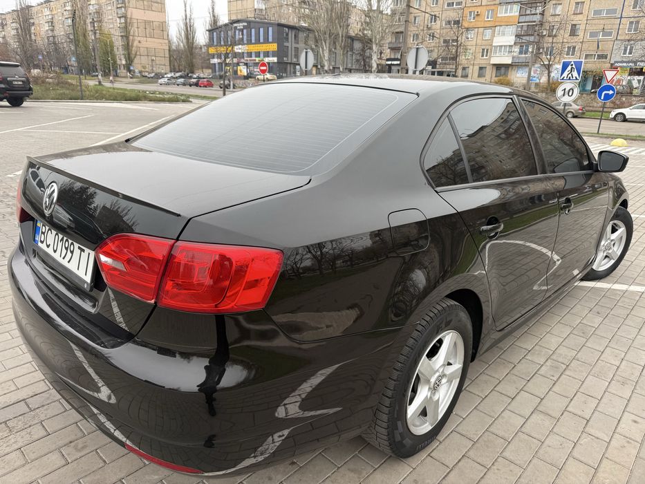 Продам джету 2012 года 2.0  газ бензин