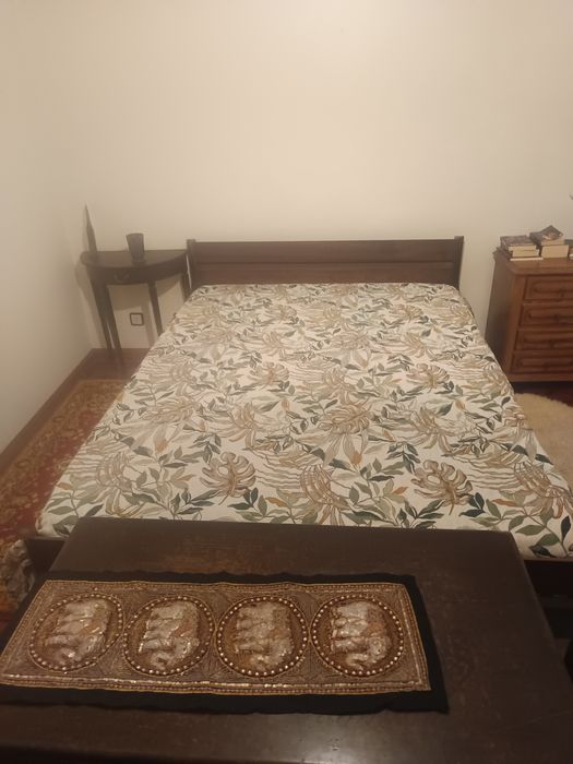 Cama casal madeira maciça + colchão
