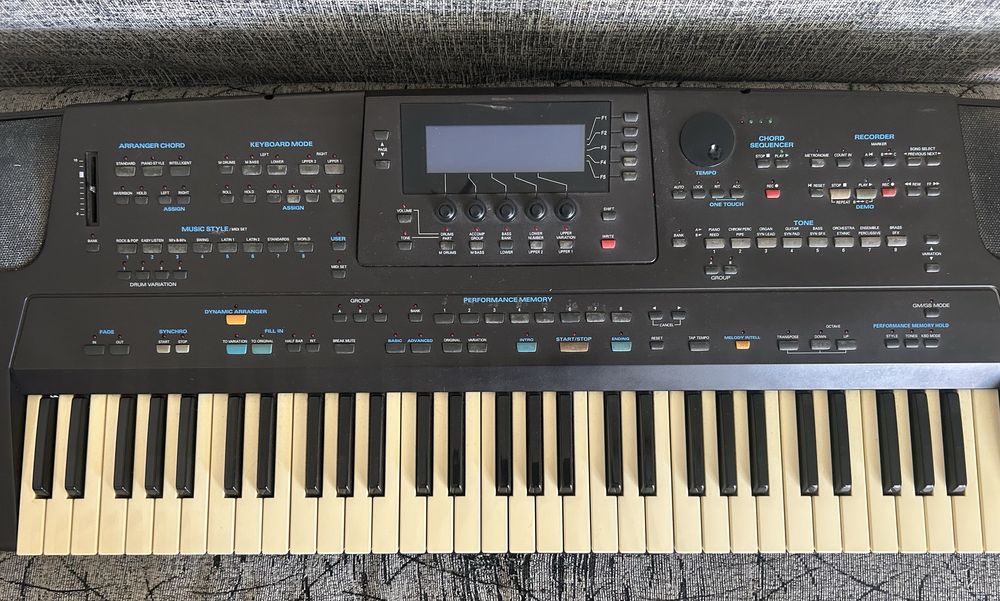Teclado Roland E-96