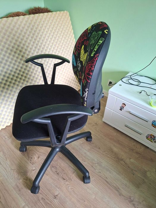 Krzesło obrotowe do biurka dla chłopca