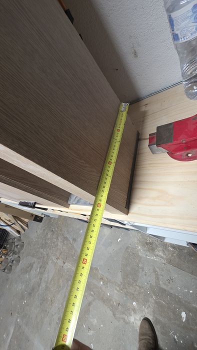 Móvel de parede em cor carvalho/preto