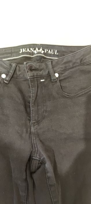 Продам джинсы на девочку