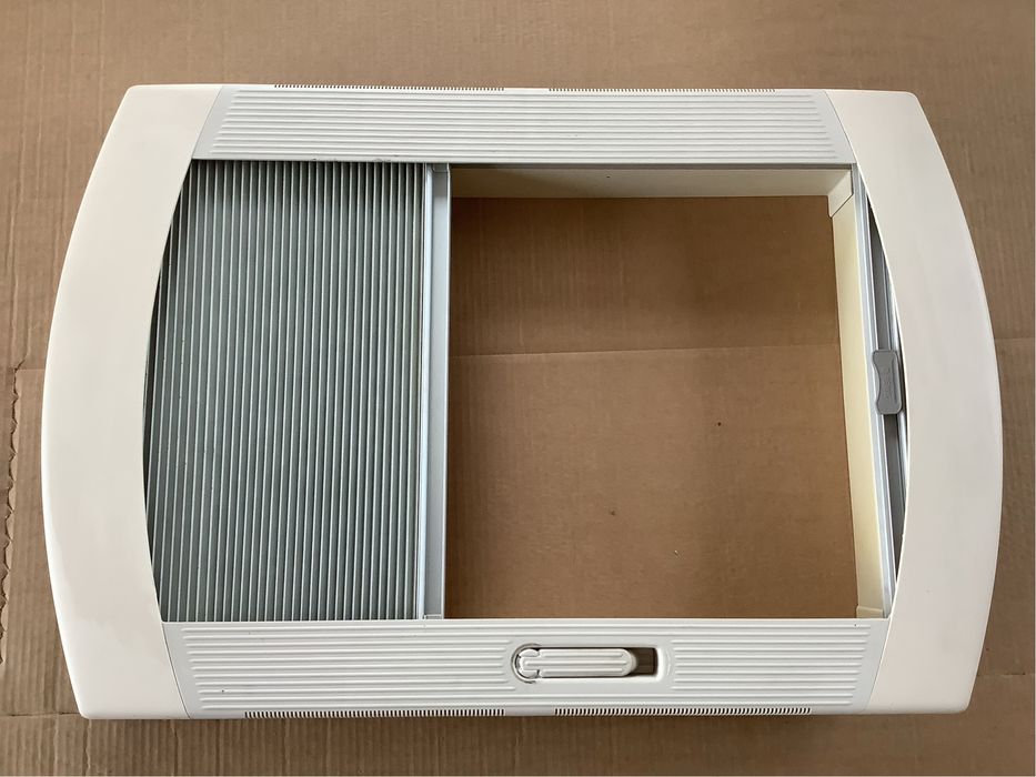 Pokrywa wewnętrzna okna dachowego  do kampera/przyczepy kempingowej