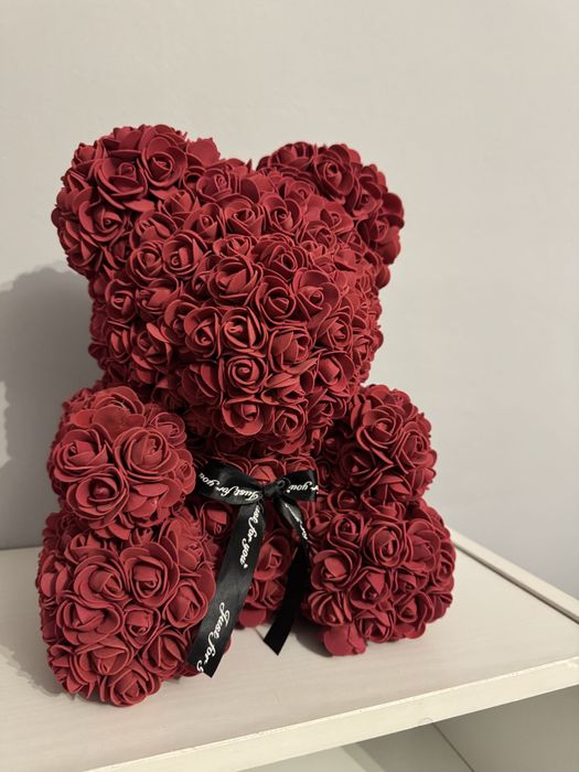 Miś z piankowych kwiatów