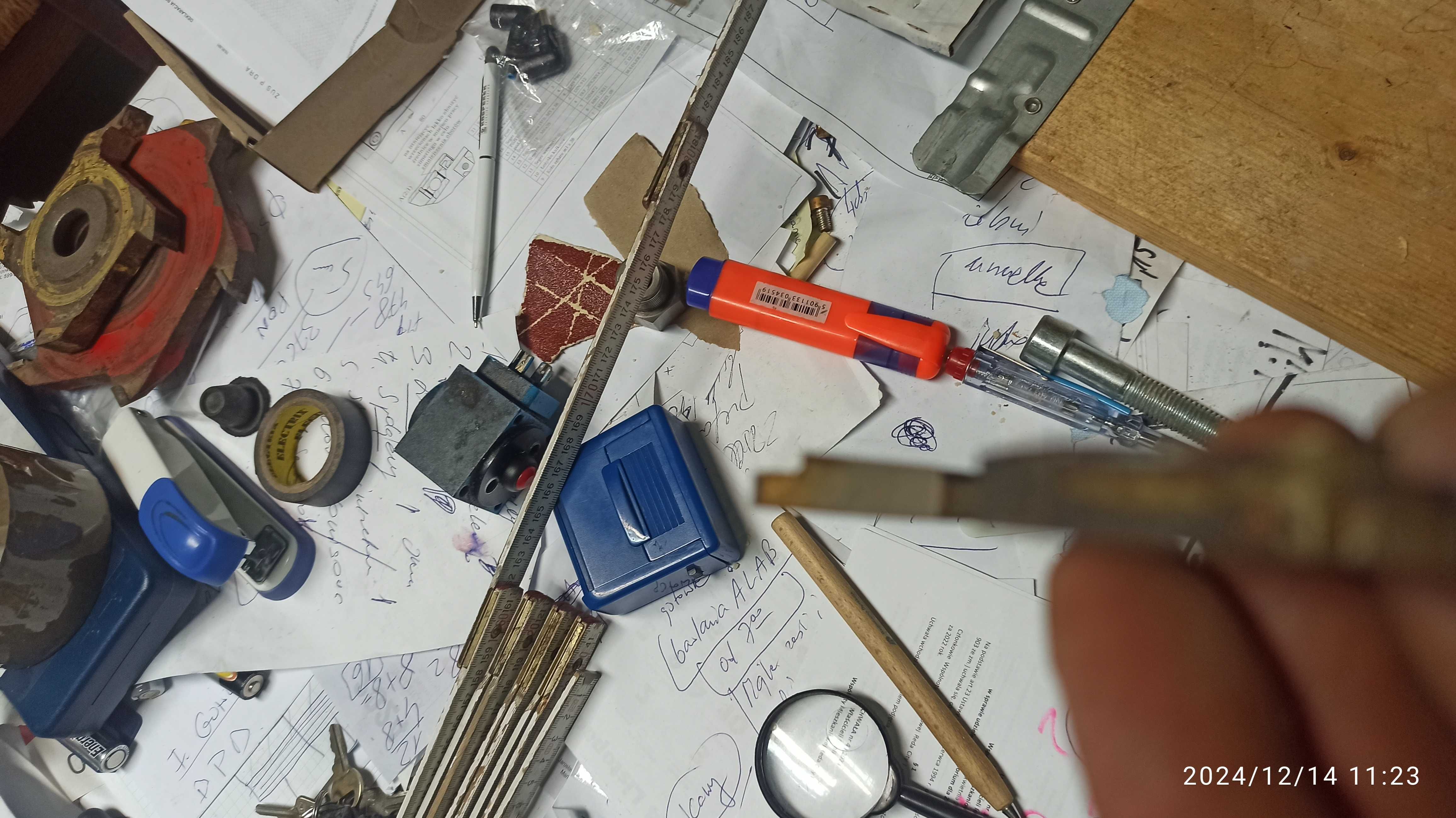 frez cienki z lutowanym spiekiem do rowków