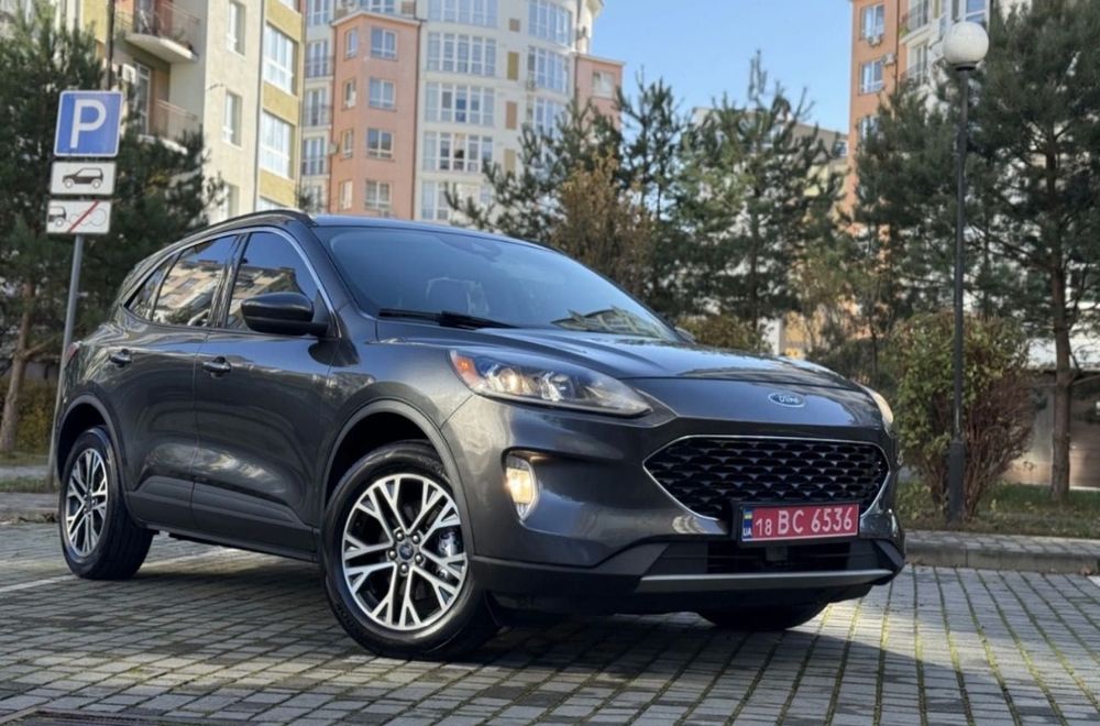 Ford Escape 2020 рік