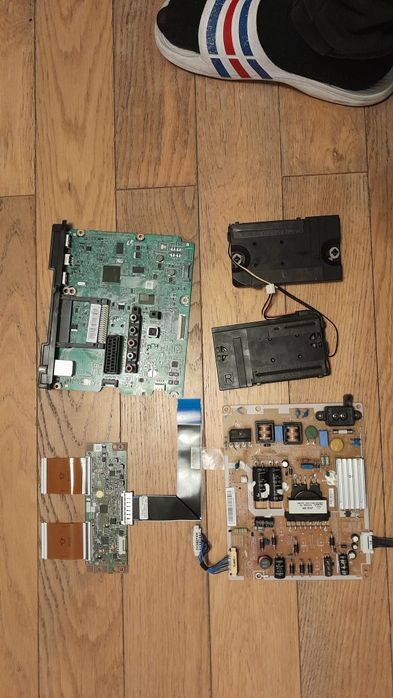 Plyta glowna zasilacz taśma tv samsung.32