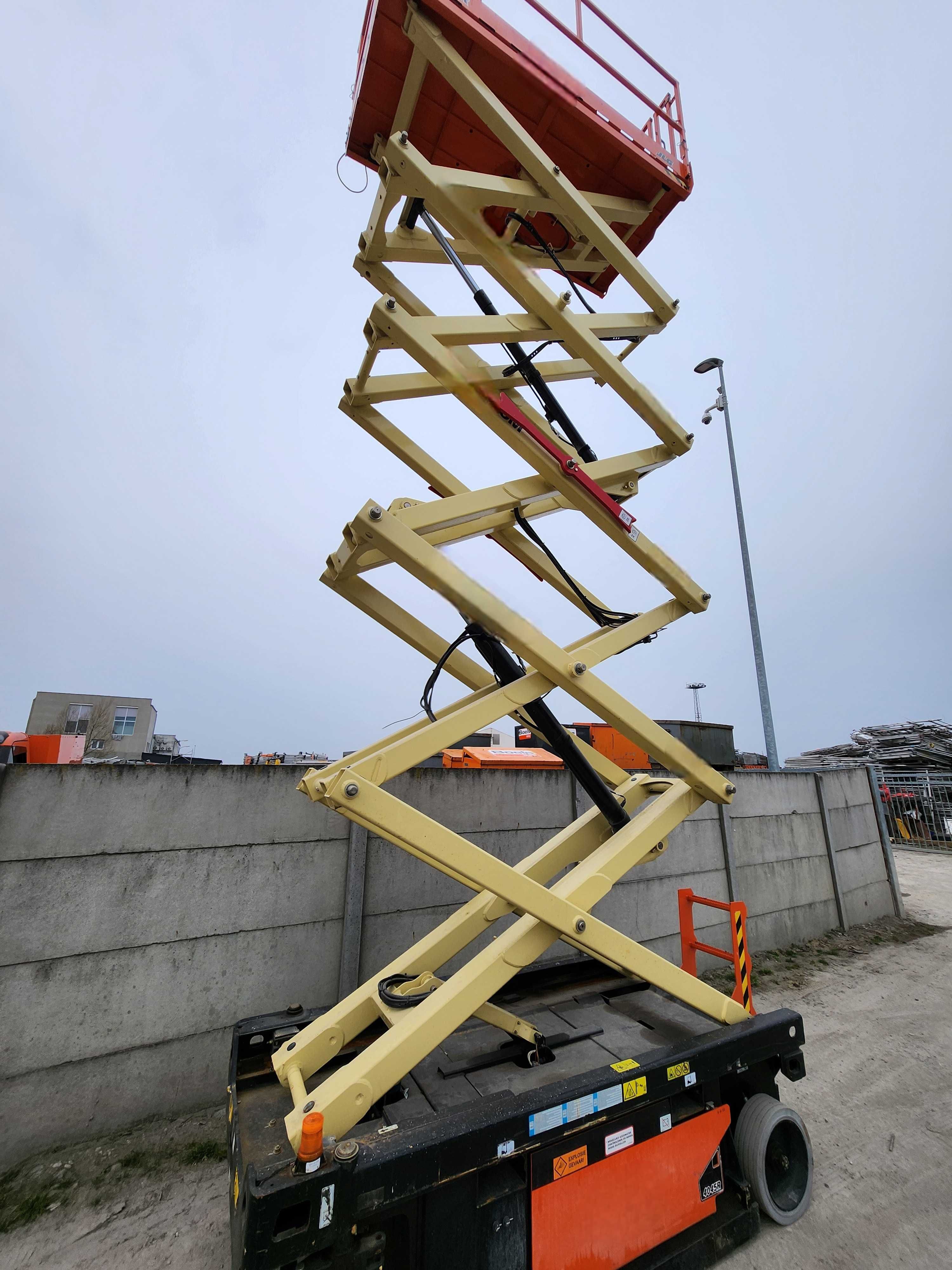 Podnośnik koszowy samojezdny nożycowy JLG 4045R -2018 r - 342 mth