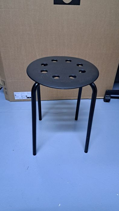 4x Bancos IKEA pretos pilhaveis