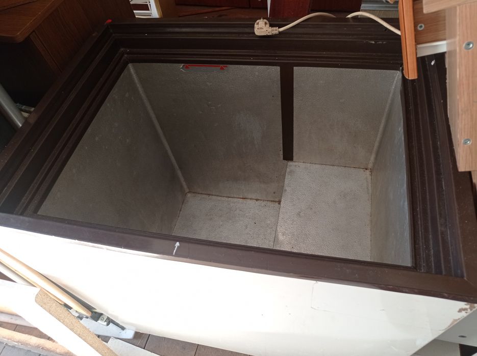 Продам морозильну камеру LIEBHERR