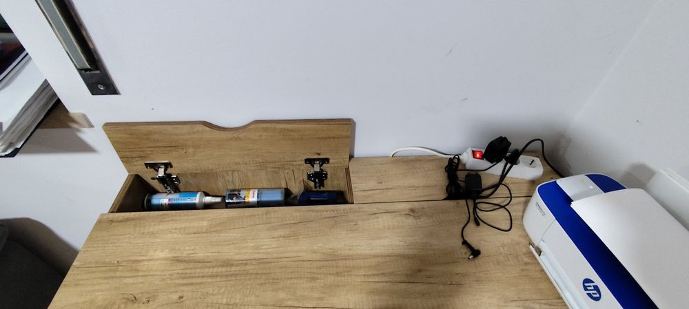 Secretária 110*60 com gavetas